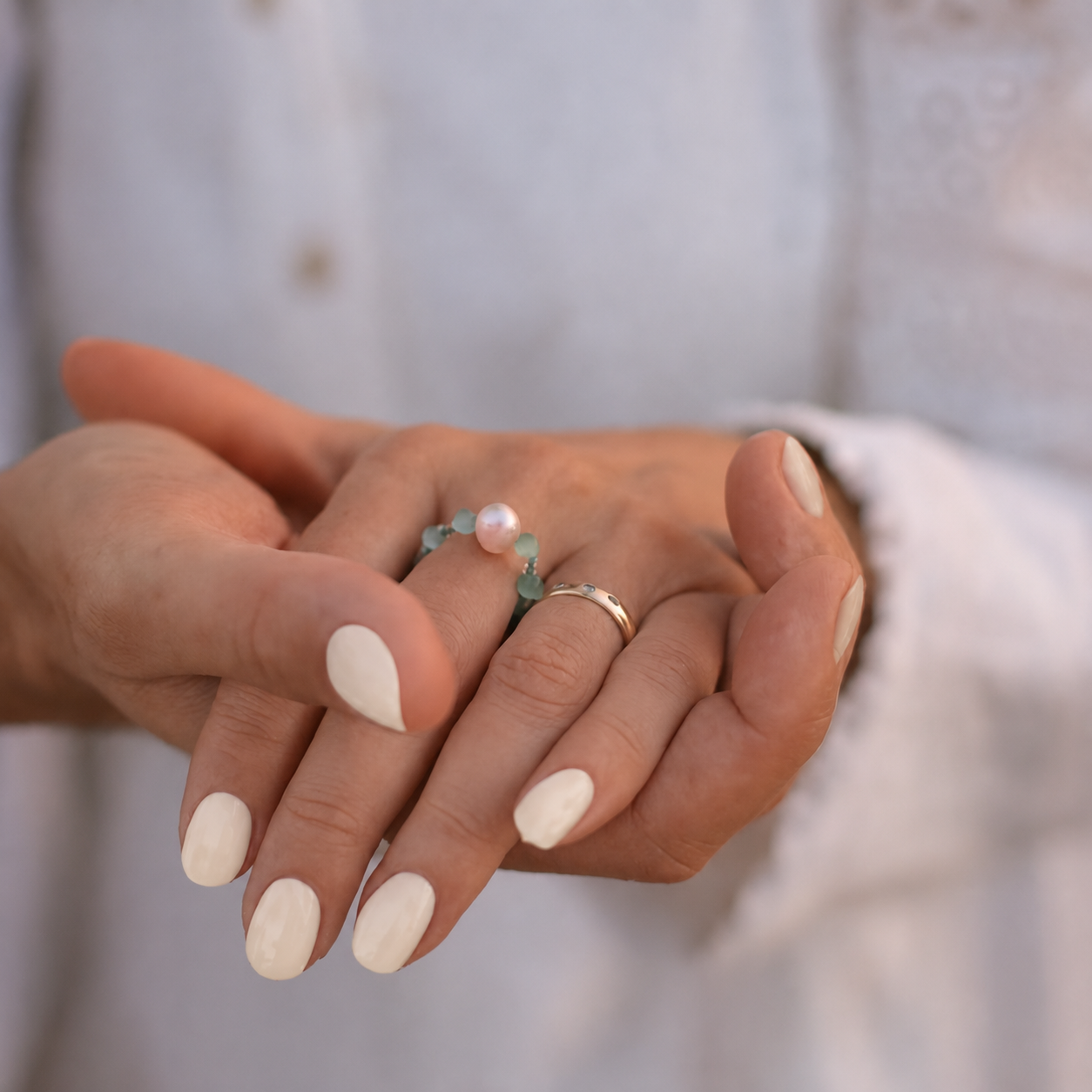 LOVE LETTER (004) — manicure lisa #E8E4D4
